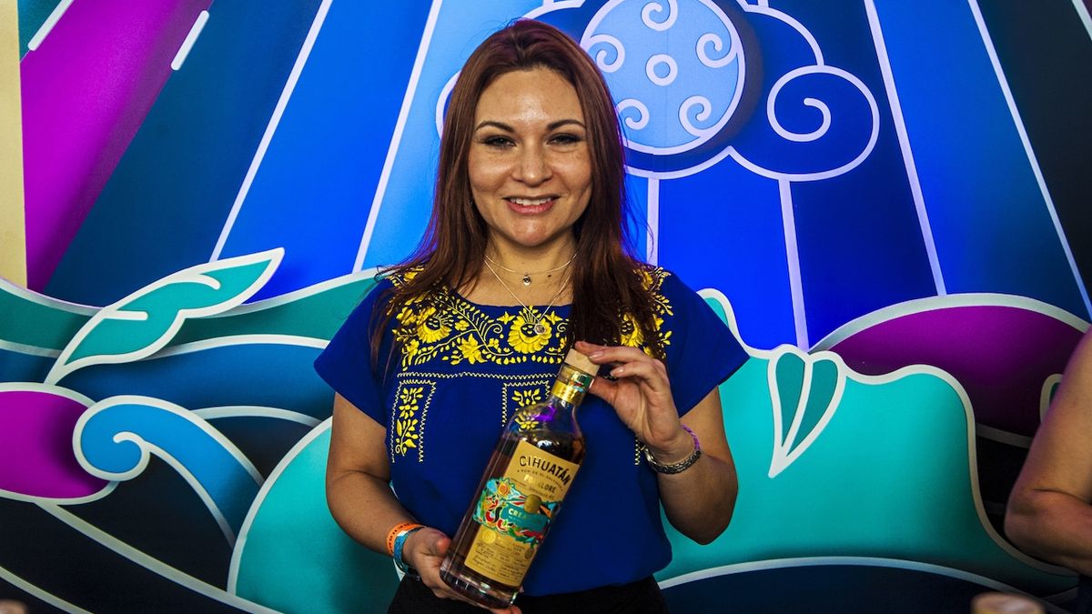 Rum z údolí Mayů: Jedinému lihovaru v Salvadoru vládne žena